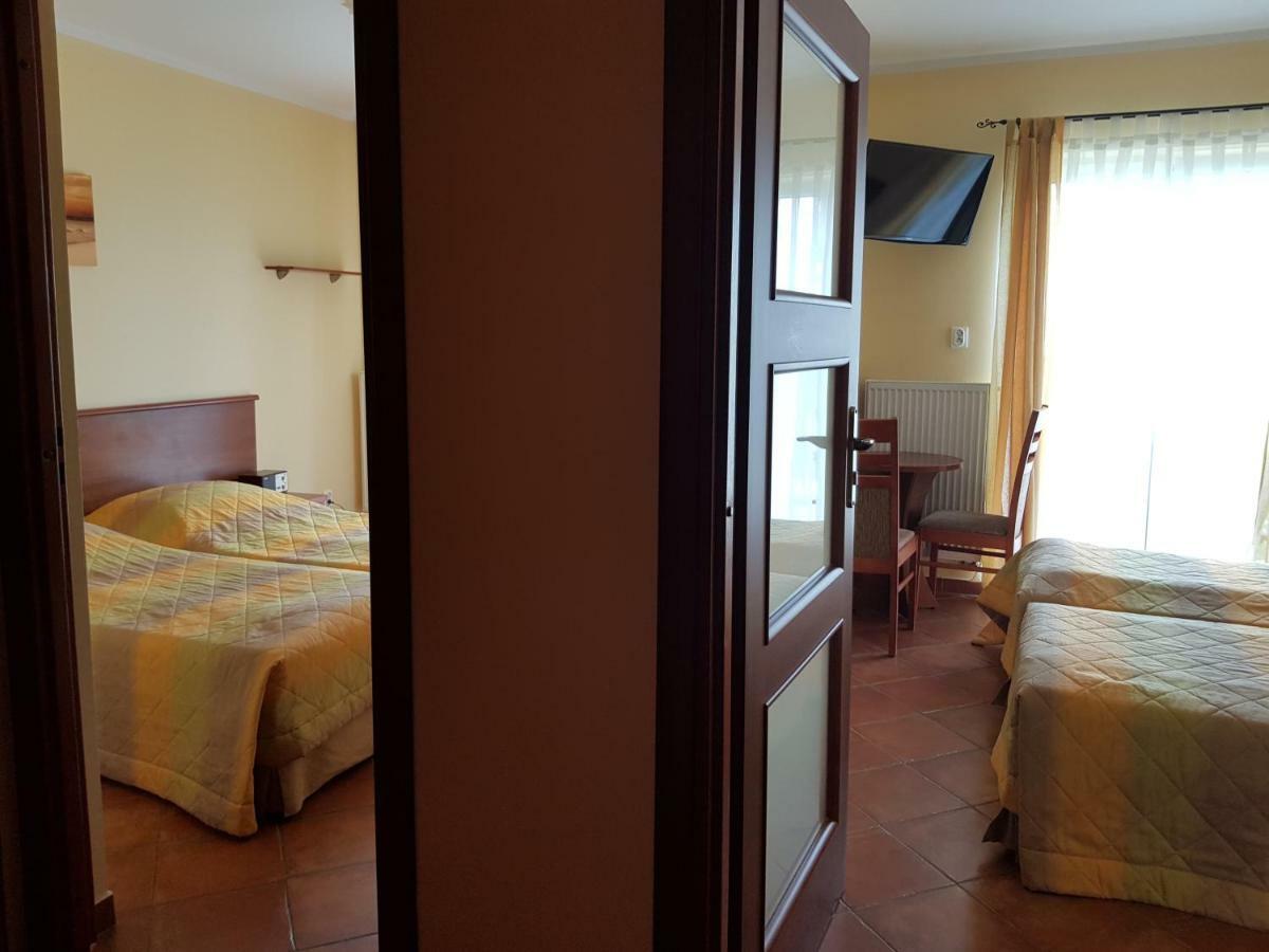 Posejdon Bed & Breakfast Ustronie Morskie Ngoại thất bức ảnh